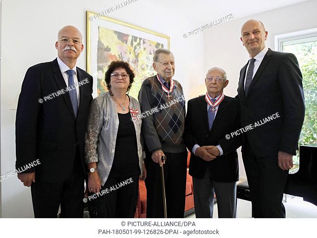01 May 2018, Israel, Herzlia: Ambassador of Germany in Israel, Clemens von Goetze (55) (L-R), the holocaust survivors Emmie Arbel, (80)