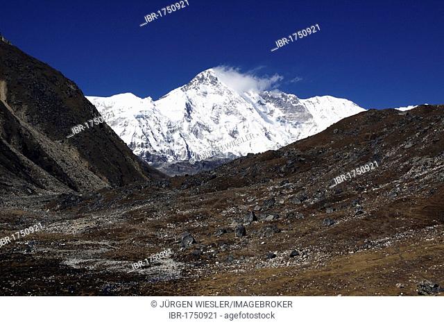 The south wall of Mt. Cho Oyu, seen from Gokyo, Khumbu, Sagarmatha National Park, Nepal, Asia