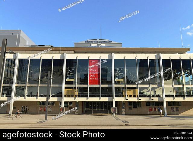 Opera House, Willy-Brandt-Platz, Frankfurt am Main, Hesse, Germany, Europe