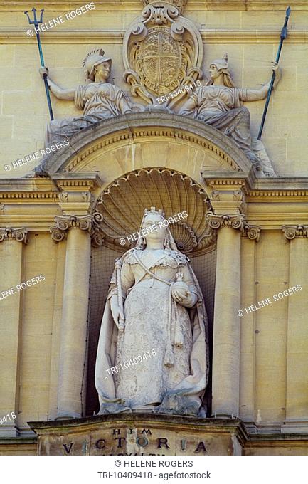 Bath Avon Statue Of Queen Victoria