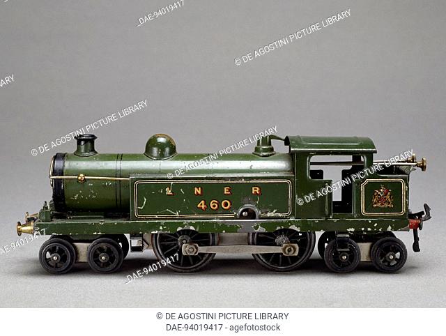 Steam locomotive, spring-loaded toy, made by Hornby, 1925. Britain, 20th century.  Milan, Museo Del Giocattolo E Del Bambino (Toys Museum)