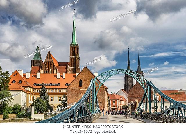 The Cathedral Bridge (most Tumski, also most Katedralny) connects the Sand Island (Wyspa Piasek) with the Cathedral Island (Ostrow Tumski)