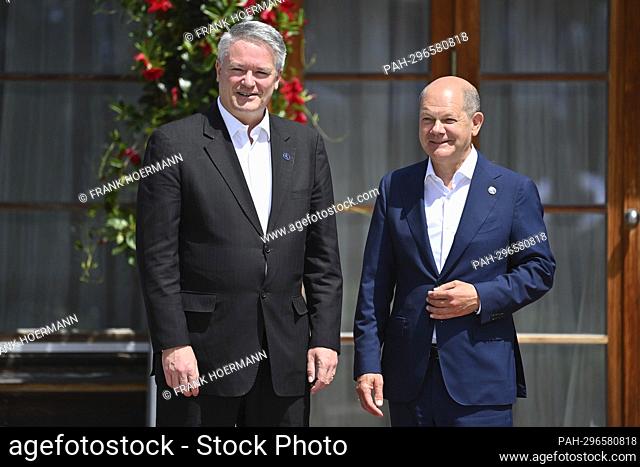 Federal Chancellor Olaf SCHOLZ welcomes Mathias CORMAN (OECD General Secretary), arrivals of the outreach guests at Elmau Castle; Welcome by the Federal...