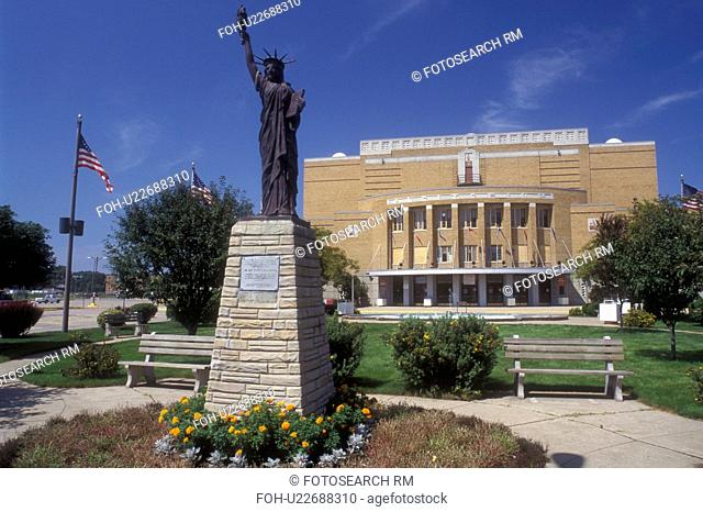 Iowa, Sioux City, The Municipal Auditorium in Sioux City. A miniature replica of the Statue of Liberty stands in front
