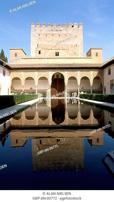 Patio of Arrayanes, Alhambra, Granada, Andaluzia, Espanha