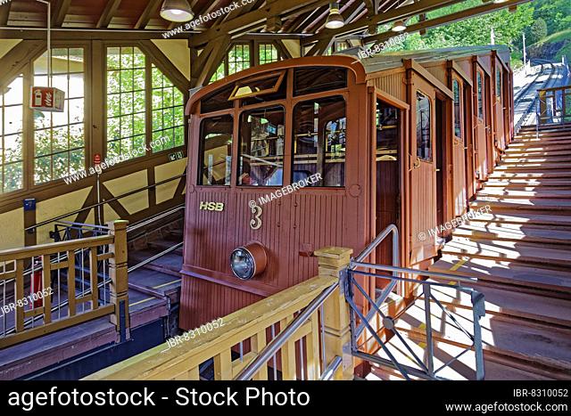 Car of the upper mountain railway in Molkenkur station, station, rail vehicle, cable car, funicular railway, Heidelberg mountain railway