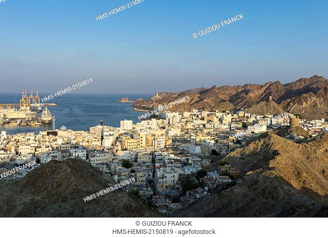 Sultanate of Oman, gouvernorate of Mascate, Muscat (or Mascate), Mutrah (or Matrah) harbour at the foot of the Mount Hajar