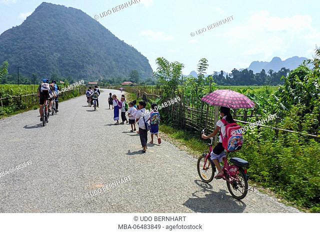 Asia, Laos, landlocked country, South-East Asia, Indo-Chinese peninsula, Nam Xong river, Vang Vieng, cyclist