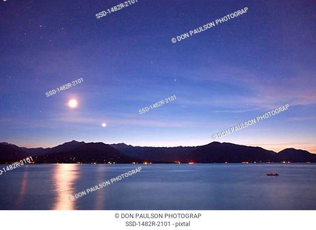 USA, Washington, Seabeck, Hood Canal, Olympic Mountains, Mount Jupiter, Mount Constance the Moon the planet Venus