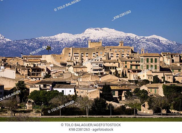 The Palace of the Kings of Majorca is a rebuilt during the reign of King Jaime II of Mallorca, in 1309, Sineu, and Tramuntana mountains with snow Mancomunidad...