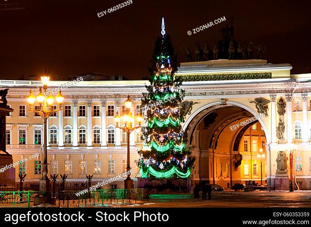 ST. PETERSBURG - January 11: Christmas tree and building of General staff on Palace square, January 11, 2011, in town St. Petersburg, Russia