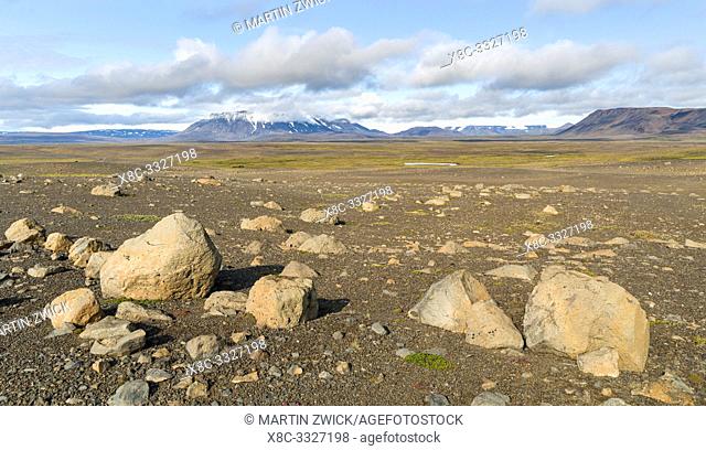 Landscape in the highlands of Iceland between Hofsjoekull and Langjoekull (background). Europe, Northern Europe, Iceland, August