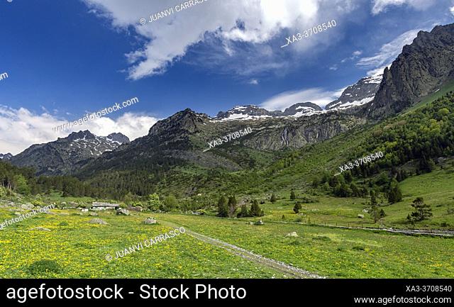 Estós valley, spanish Pyrenees