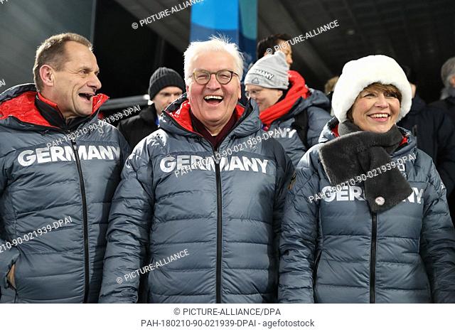 German President Frank-Walter Steinmeier (c), his wife Elke Buedenbender and President of the German Olympic Sports Association (DOSB) Alfons Hoermann (l)...