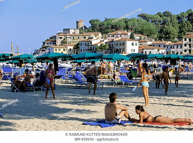 Beach at Lungomare Generale Fabio Mibelli, Marina di Campo, Island of Elba, province of Livorno, Tuscany, Italy, Europe