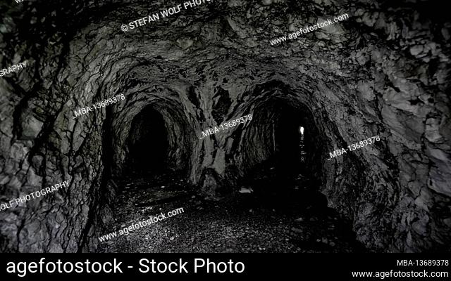 Lead tunnels, cave entrances, tunnel views, cave exit