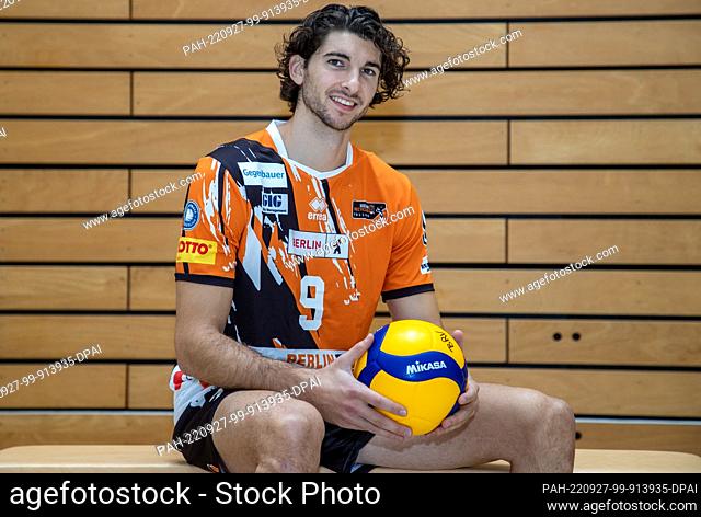 PRODUCTION - 23 September 2022, Berlin: Volleyball: Media-Day Berlin Volleys, Horst-Korber-Sportzentrum. Player Timothee Carle of Berlin Volleys with a ball in...