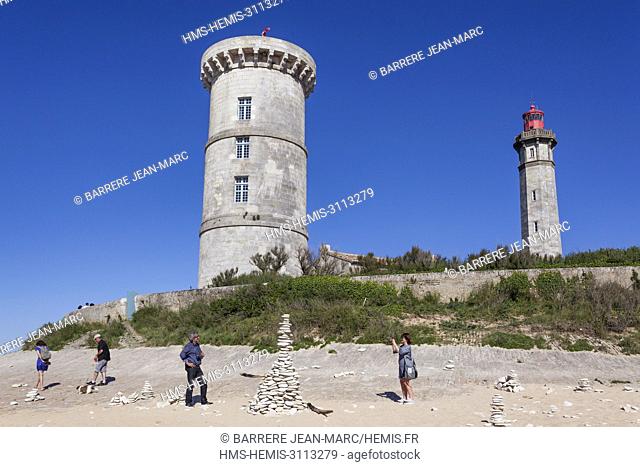 France, Charente Maritime, Ile de Re, Saint Clement des Baleines, the former lighthouse built by Vauban in 1682 and the new one built in 1849