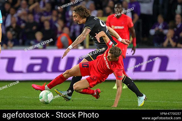 FCSB's Octavian Popescu and Anderlecht's Fabio Silva fight for the ball during a soccer game between Belgian RSC Anderlecht and Romanian FCSB