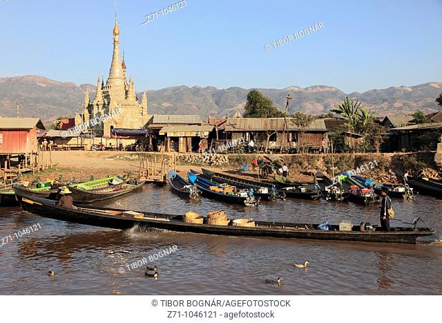 Myanmar, Burma, Nyaungshwe, small pagoda, Nan Chaung Canal, boats