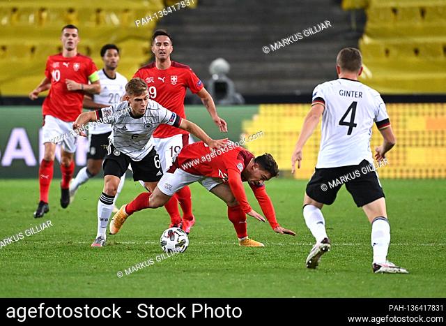 duels, duel between Joshua Kimmich (Germany), Xherdan Shaqiri (Switzerland) and Matthias Ginter (Germany). GES / Soccer / UEFA Nations League: Germany -...