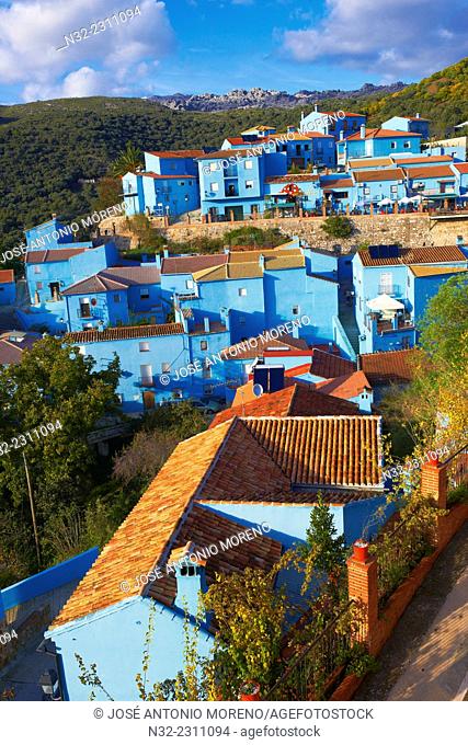 Juzcar, Genal Valley, Genal river valley, Serranía de Ronda. Smurfs Village, Málaga province, Andalusia. Spain
