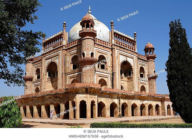 India, Delhi, Emperor Humayun's Tomb, 16th century Mughal tomb listed as World Heritage by UNESCO