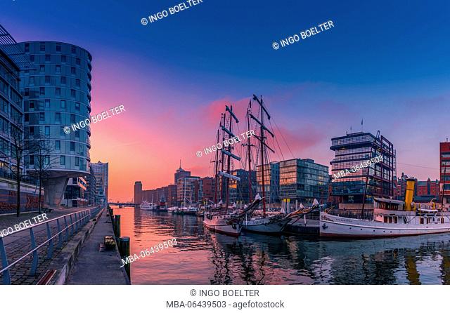 Germany, Hamburg, the Elbe, harbour, hafencity, sailing ships