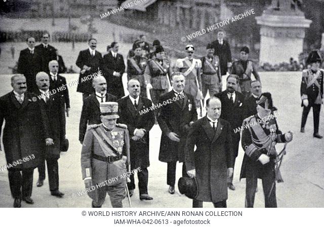 Rome, 4 November 1926 - The Duce, returned to the capital after the bombing of Bologna, accompanied by the Governor of Rome, and general Bazan