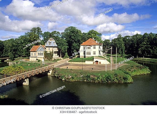 parc du chateau episcopale de Kuressaare, ile de Saaremaa, region de Saare, Estonie, pays balte, europe du nord