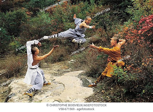 Wushu students practising kung fu, shaolin, China