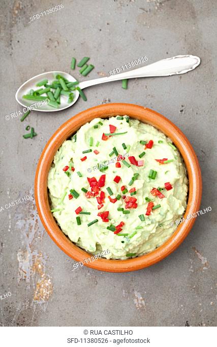 Guacamole with chilli and chives