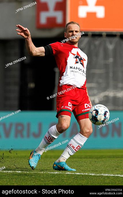 Essevee's Laurens De Bock pictured in action during a soccer match between SV Zulte-Waregem and Sint-Truidense VV, Saturday 02 April 2022 in Waregem