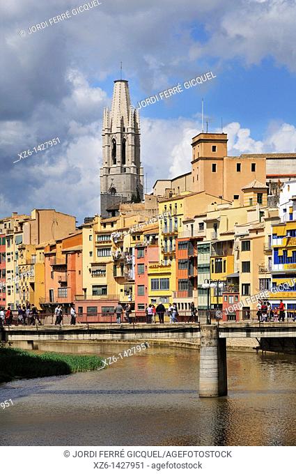 Sant Feliu Church and Onyar River Houses, Girona, Catalonia, Spain, Europe