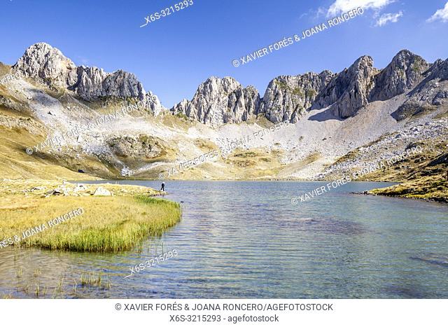 Ibon de Acherito - Acherito lake, Valle de Hecho, Huesca, Spain
