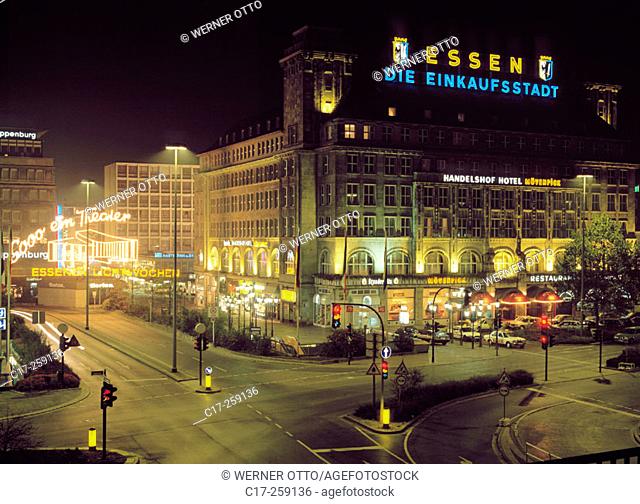 Bahnhofsplatz with Handelshof Hotel at night, Essen, Ruhr area, North Rhine-Westphalia, Germany