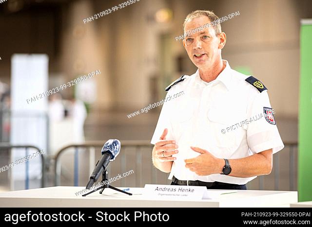 23 September 2021, Lower Saxony, Hanover: Andreas Henke, organisational manager of the vaccination centre, speaks at a press conference on the final balance of...