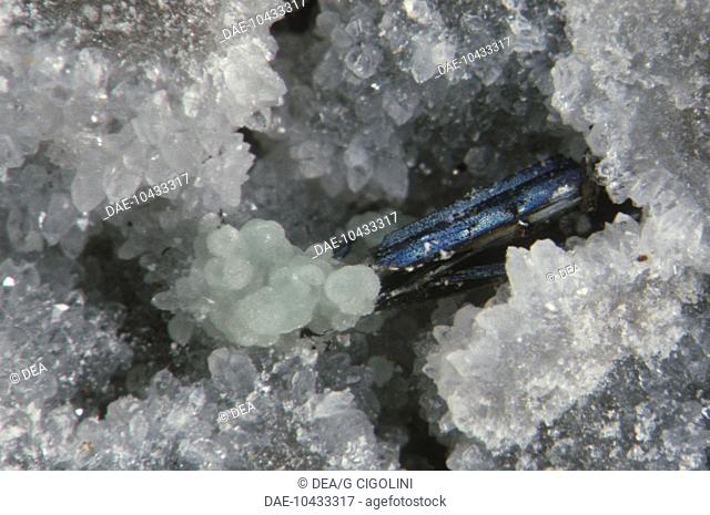 Minerals - Minyulite with antimony