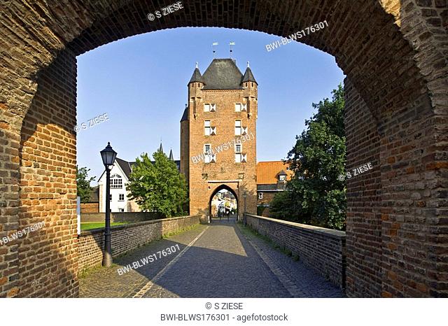 Klever Tor, Klever gate, view on inner gate from outer gate, Germany, North Rhine-Westphalia, Ruhr Area, Xanten