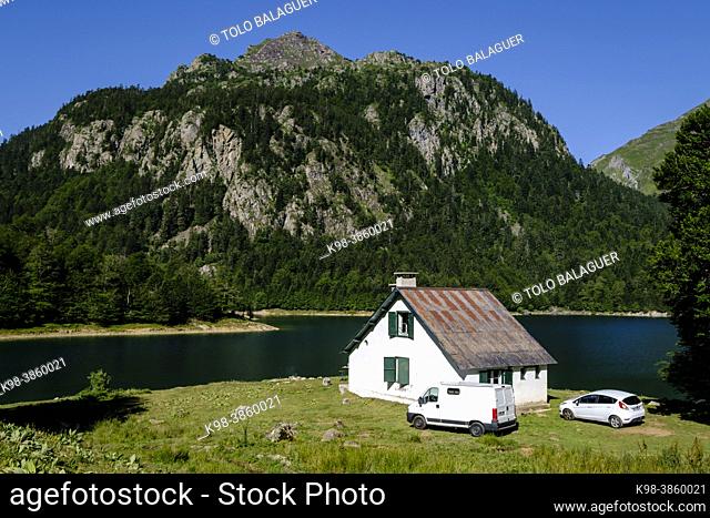 Lac Bious Artigues, Ayous lakes tour, Pyrenees National Park, Pyrenees Atlantiques, France