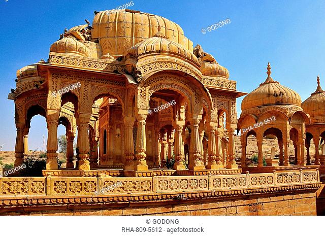 Bada Bagh (Barabagh), royal cenotaphs (chhatris) of Maharajas of Jaisalmer State, Jaisalmer, Rajasthan, India, Asia