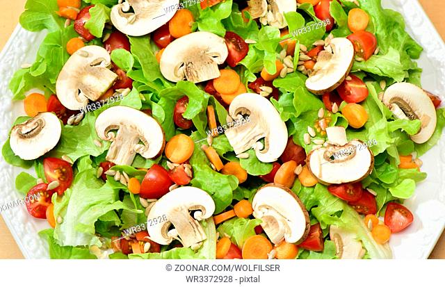 italian green salad with mushrooms