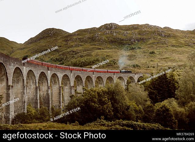 scotland, highlands, railway, glenfinnan viadukt