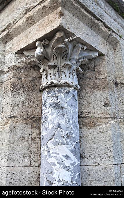 Close-up view to the column head..., Edirne, Selimiye Mosque. The UNESCO World Heritage Site of the Selimiye Mosque, built by Mimar Sinan in 1575, Turkey, Asia