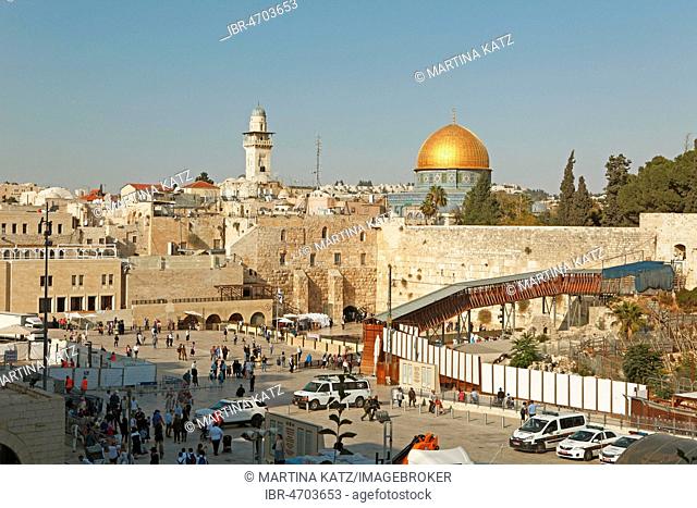 Dome of the Rock, qubbat as-sachra, Kipat Hasela, and Wailing Wall on the Temple Mount, Old City, Jerusalem, Israel