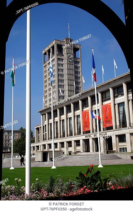 FACADE OF THE CITY HALL REBUILT BY THE ARCHITECT AUGUSTE PERRET, CITY CLASSED AS A WORLD HERITAGE SITE BY UNESCO, LE HAVRE, SEINE-MARITIME 76, NORMANDY, FRANCE