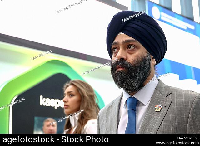 RUSSIA, ST PETERSBURG - JUNE 15, 2023: A man wears a turban during the 2023 St Petersburg International Economic Forum at the ExpoForum Convention and...