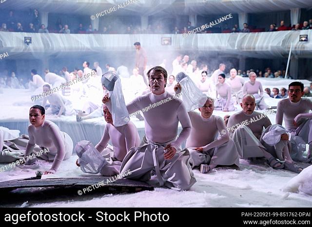 21 September 2022, Berlin: Performers perform during the photo rehearsal before the premiere of Luigi Nono's ""Intolleranza 1960"" at the Komische Oper