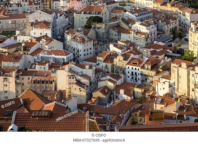 Portugal, Lisbon, Overview Inner city facades and roofs fom the Castelo de São Jorge