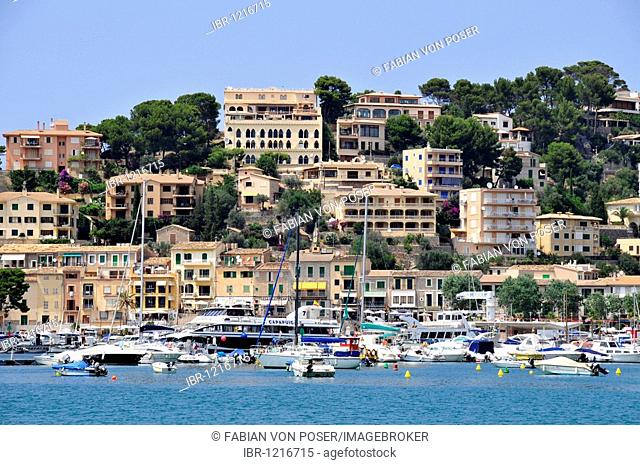 Harbour of Port de Soller, Majorca, Balearic Islands, Spain, Europe